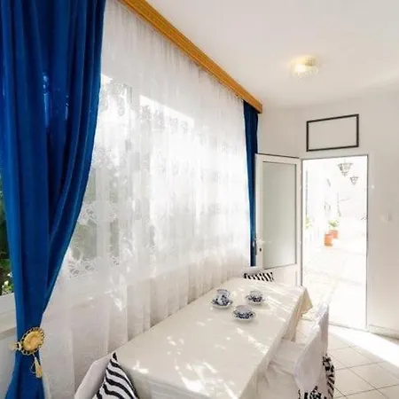 Nikol - Two Bedroom With Sea View 4